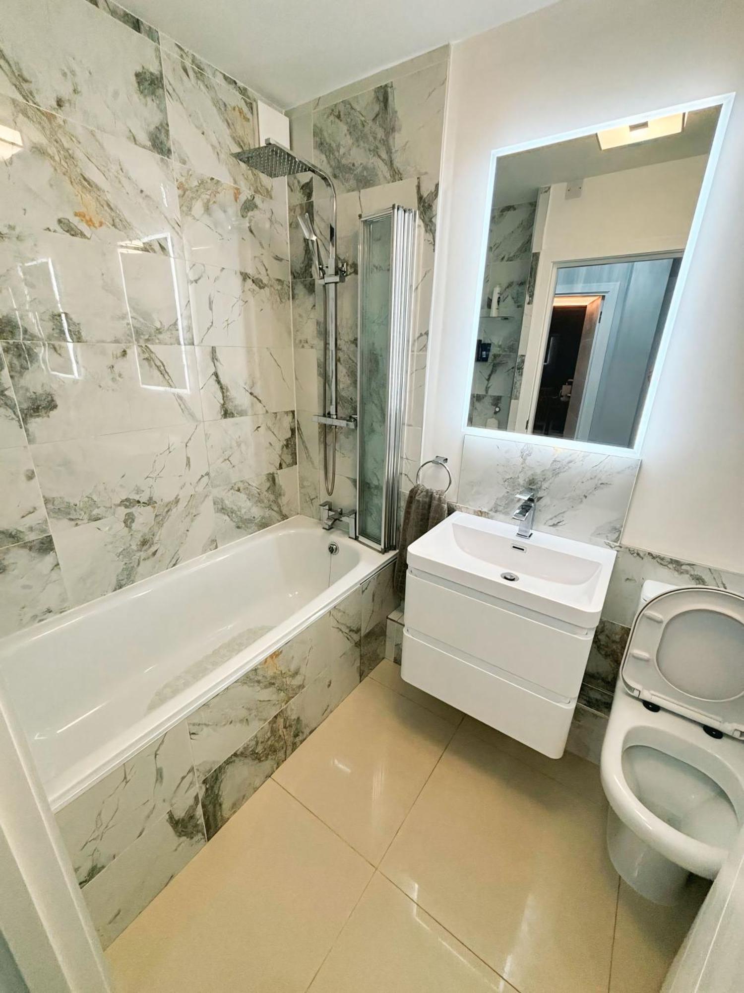 Double Bedroom In Clapham Лондон Екстериор снимка